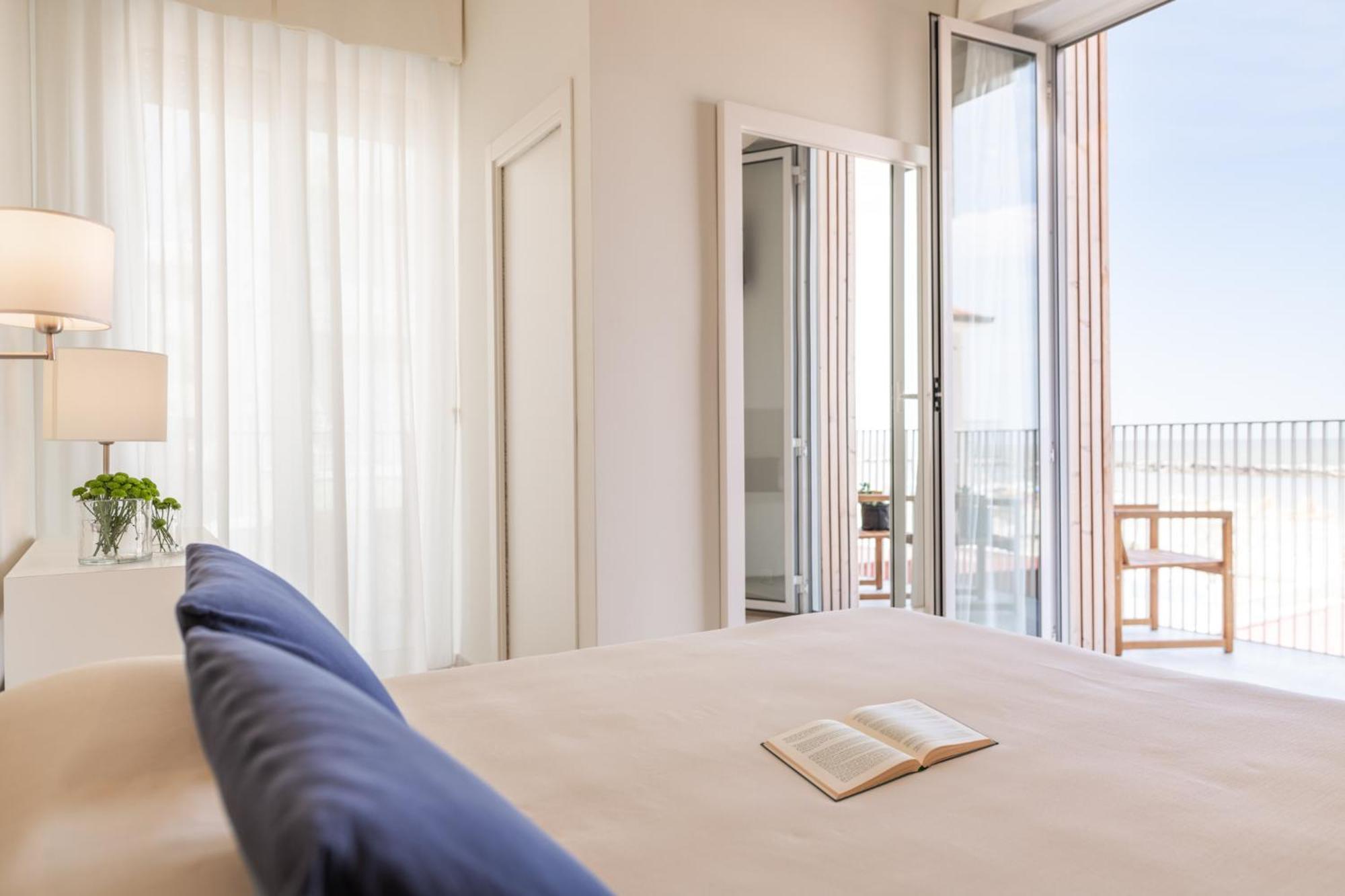 Hotel Capanni Белларія-Іджеа-Марина Екстер'єр фото